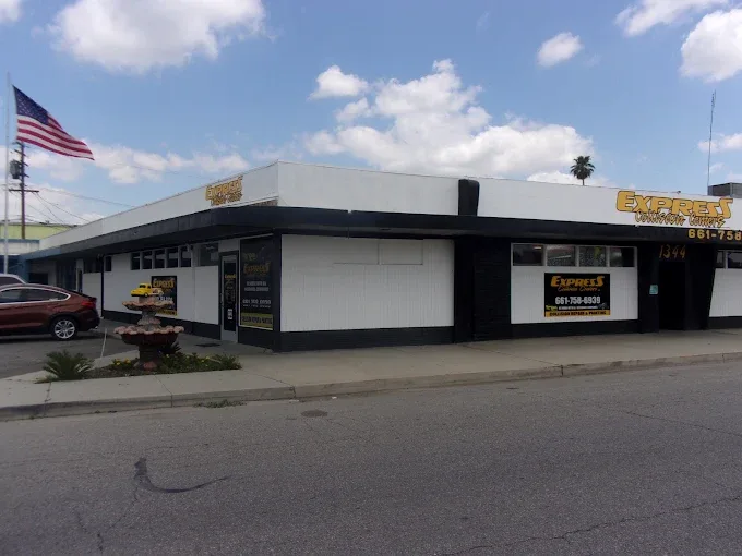 Express Collision Centers storefront on F Street in Wasco